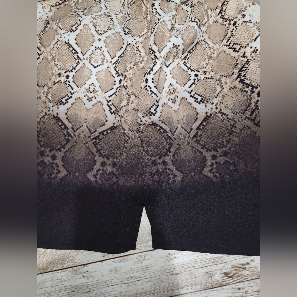 Investments Python Pattern Blouse Petite Small  Lightweight NWT - Picture 8 of 10